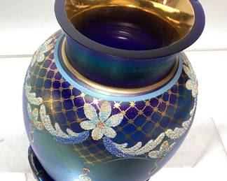 FENTON FAVRENE VASE HAND PAINTED BY S. BRYAN, LIMITED #405 of 850