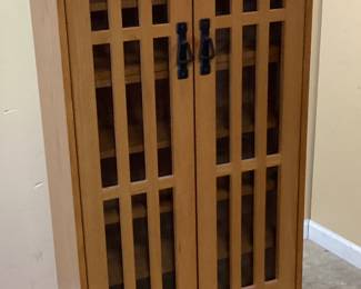 LESLIE DAME DVD BLUERAY MEDIA STORAGE CABINET NO SHIPPING PICKUP ONLY