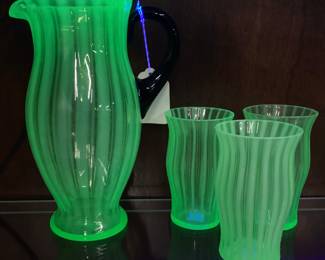 1920s FENTON GREEN OPALESCENT STRIPE URANIUM GLASS LEMONADE SET, PITCHER & 3 TUMBLERS