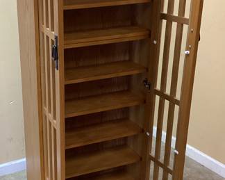 LESLIE DAME DVD BLUERAY MEDIA STORAGE CABINET NO SHIPPING PICKUP ONLY