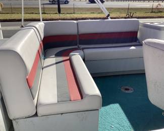 1994 19ft HURRICANE DECK BOAT BY GODFREY MARINE w EZLOAD TRAILER, YAMAHA 150 V6 ENGINE, ALSO HAS MINNKOTA TROLLING MOTOR, TITLE ON HAND. MORE PICS WILL BE ADDED SOON.