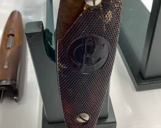 1964 EIG ITALIAN IMPORTED OVER UNDER 20 GA SHOTGUN 1964 EIG BRESCIA ITALY GARDONE V.T. REGION. THIS SHOTGUN IS A 20 GAUGE MAGNUM 3 INCH CHAMBERED. WONDERFUL METAL ENGRAVED OVER AND UNDER SHOTGUN. LOW ROUNDS PASSED THRU THE BARRELS. SIGNS OF WEAR ON THE STOCK AND PLASTIC BUTT PLATE IS CRACKED BEYOND REPAIR. SIMPLE FIX. FFL OR NICS CHECK REQUIRED