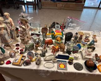 Collection of figurines 