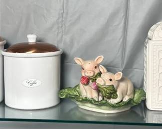 131 Fitz Floyd Piglet Shaker Kitchen Set More
