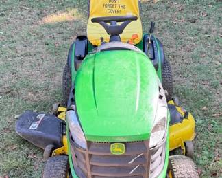 601 John Deere Riding Lawn Mower