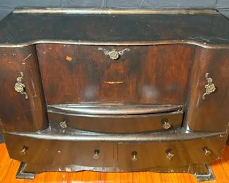 127 Vintage Art Deco Sideboard