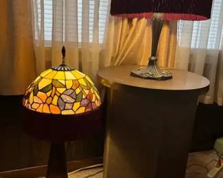211 Stained Glass Lamps