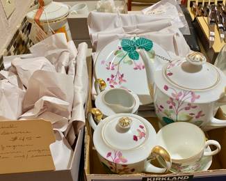 lovely tea service, Occupied Japan, 1945 to 1950