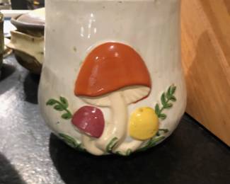 Vintage Mushroom cookie jar- without top