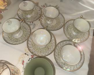 cute coffee cups + saucers