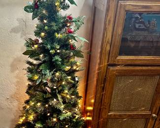 English garden Christmas tree.