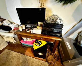 TV, vintage electronics.