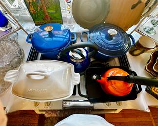Welcome to the kitchen! We have LeCrueset, Staub, Scanpan and so much more high end kitchenware!