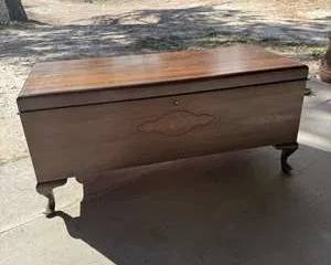 Vintage Rockford Wooden Blanket Chest with Queen Anne Style Legs and Interior Compartments