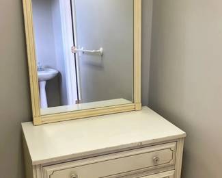 016-BR3: Vintage Bassett French Provincial Dresser & Mirror