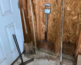 052-GAR: Vintage Yard and Barn Tool Lot
