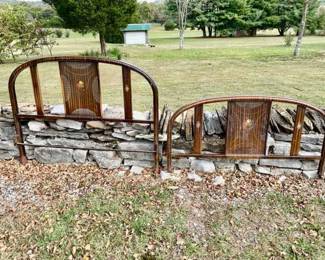 033-GAR: Vintage Metal Full Bed Frame