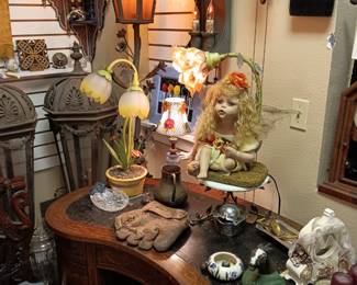 Lamps, tables, cuckoo clocks, corner shelf