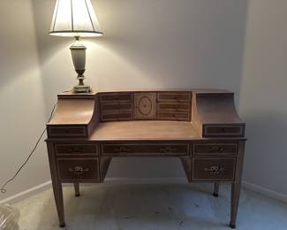 Gorgeous (solid!) desk