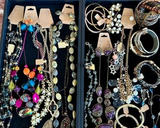 Necklaces, Earrings, Bracelets!!! All of the Pretties!!!! 