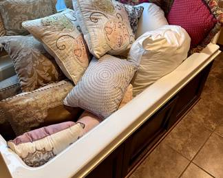 So many PILLOWS!! 