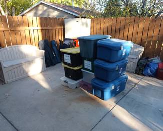 Storage containers