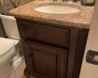 Freestanding cabinet 