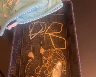 KENDRA SCOTT JEWELRY 