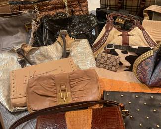 CHLOE, BURBERRY, NEIMAN MARCUS, STEVE MADDEN, GUCCI, COLE HANN, CROCODILE, 