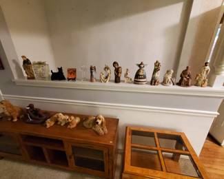 Tons of figurines and statues