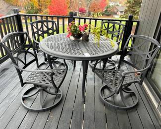 Woodard Cast Aluminum Patio Set