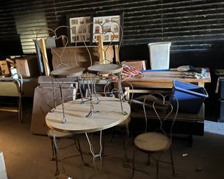 Adorable vintage malt shop style  table with chairs or bistro set if you fancy yourself as fancy.