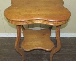 Oak Clover Leaf Top Lamp Table