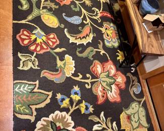 35 JaipurHandHookedWoolFloralRugMulticoloronBlack