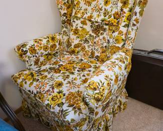 Beautiful Mid-Century vintage floral chair.