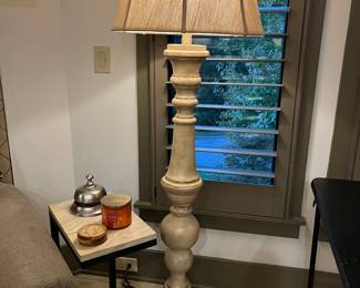 This floor lamp has a matching table top lamp