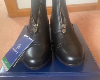 Ladies Ariat Zip-up Boots 8M *NEW*