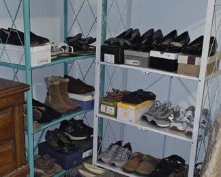 Ladies Shoes - Size 7 - 8