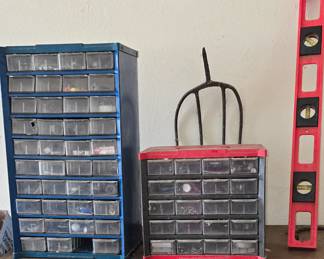 Level - Nails and Screws