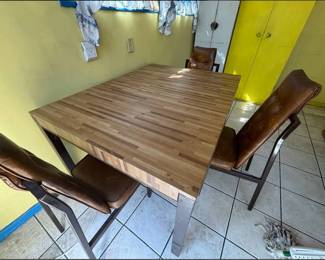 Kitchen table with leaf and chairs