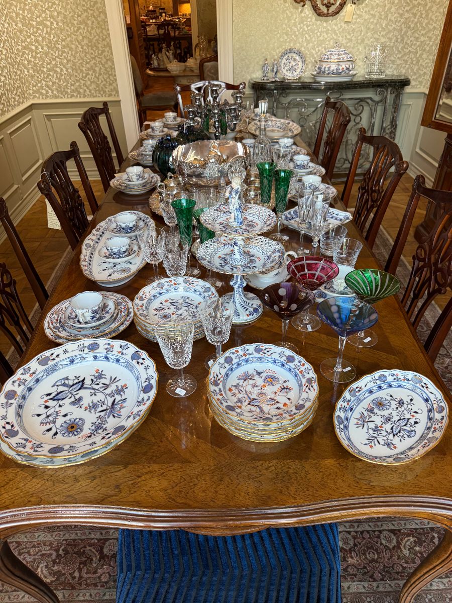 Unbelievable set of Meissen Blue Onion