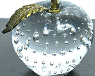 Art glass controlled bubble apple paperweight