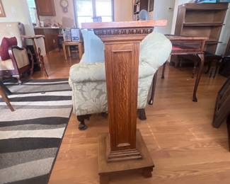 Classic Wooden Pedestal Stand