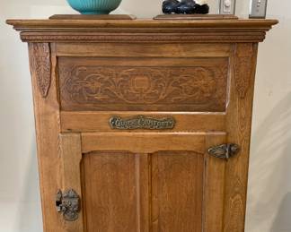 Oak Quick Comfort Ice Box