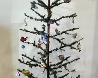 6 Foot Feather Tree with Wooden Base