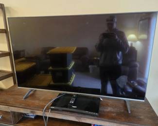 LG 55inch TV And Samsung Ultra Bluray Player