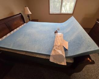 Like new Mattress Pad, new in package Felo king Pillow, dont forget the change jar