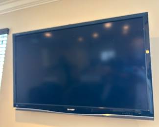 Sharp Aquos 52” tv
