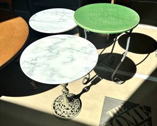 FURNITURE VINTAGE BRASS CARRARA MARBLE TABLES