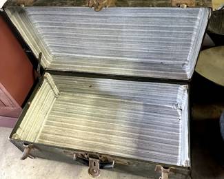 VINTAGE STORAGE TRUNK
